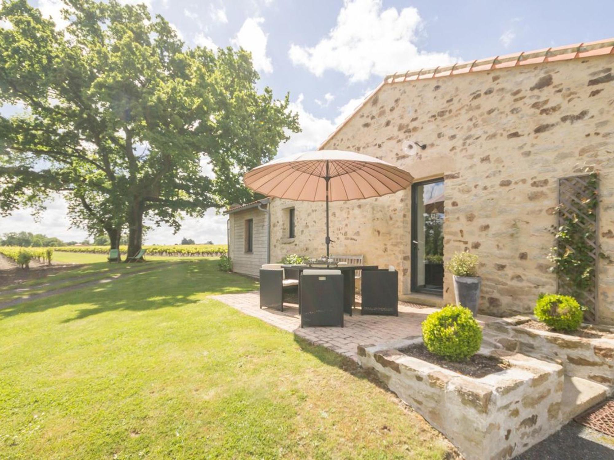 Gite De Charme Avec Piscine Chauffee Et Wifi - 2 Chambres - Fr-1-306-803 Chateauthebaud Exterior photo
